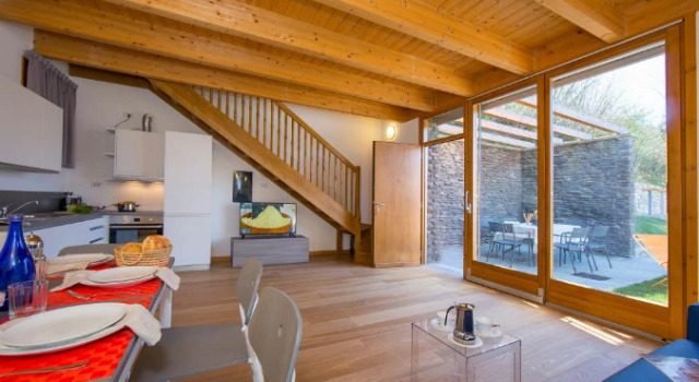 Paradiso del Lago M1, Buchen Sie Hotel Hotels in Lecco mit Pool, Schwimmbad