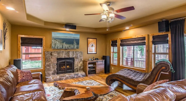12726 Greenwood Dr House - 4 Br home by RedAwning