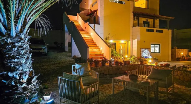 Villa Aitheras With sea Views and Garden