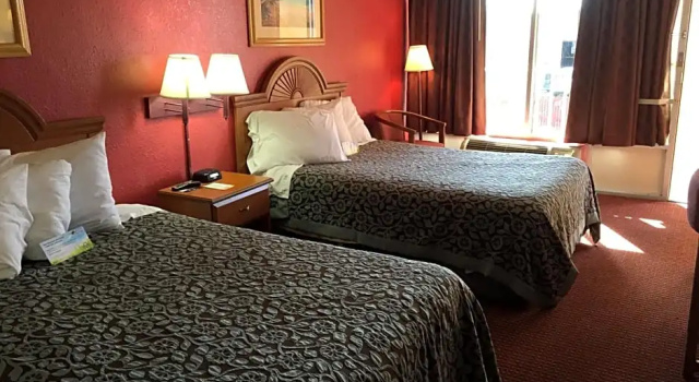 Люкс Days Inn by Wyndham Fort Myers