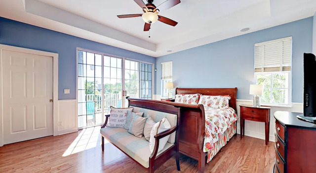 10 NE 7th Street Home 3 Bedrooms 2.5 Bathrooms Home