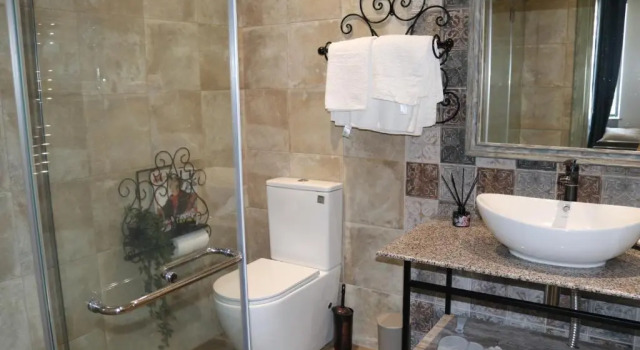 Двухместный семейный номер Standard REDROOF Goris Boutique Hotel