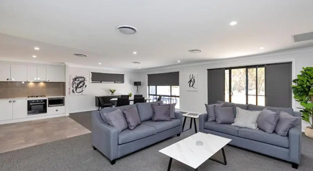 CH Boutique Apartments The Ringers Road, Забронировать Апартаменты/квартира Тамуорт New England NSW, рядом с The Golden Guitar