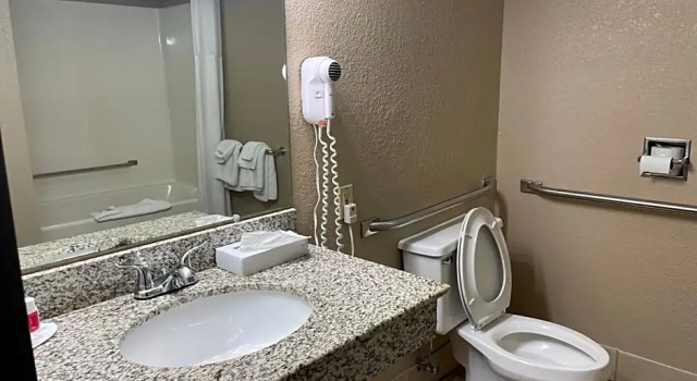 Номер Standard Days Inn by Wyndham Sault Ste Marie MI