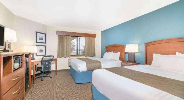 Номер Standard Days Inn & Suites by Wyndham Baxter Brainerd Area