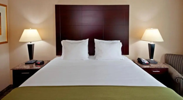 Holiday Inn Express North Bergen-Lincoln Tunnel
