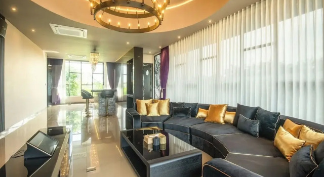 Stylish 5BR Private Villa, Central Seminyak, Rezerwuj Hotel Hotele w Badung z parkingiem, Parking