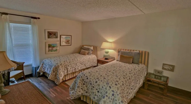 Embassy 202 2 Bedroom Condo by Redawning