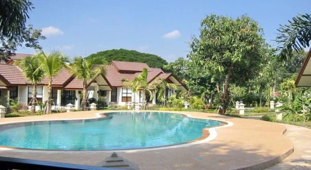 Бунгало с балконом Pangrujee Resort