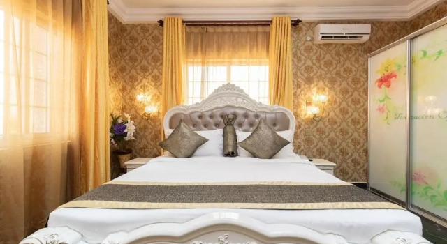 A.G Hotel And Suites, Prenota Hotel Adenta Tema