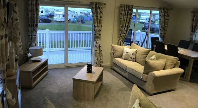 Luxury Lodge Embo