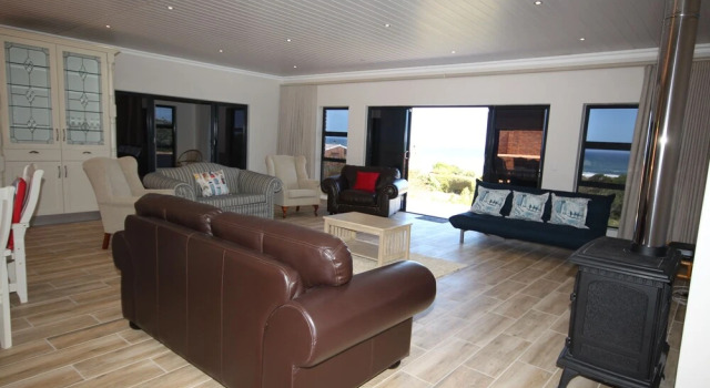 Luxurious and With Beautiful Views, Забронировать Отель Беттис-Бей Оверберг