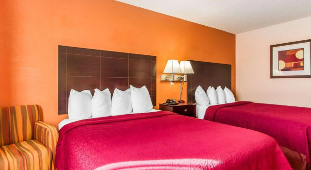 Четырёхместный номер Standard Quality Inn & Suites Ottumwa North