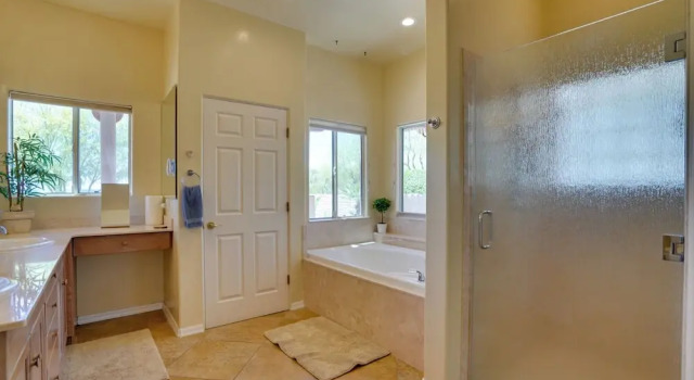 Коттедж Updated Tucson Home w/ Panoramic Mtn Views & Pool!