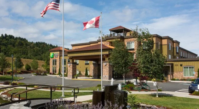 Номер Standard с 2 комнатами Holiday Inn Express Hotel & Suites North Sequim by IHG