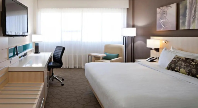 Номер Standard Delta Hotels by Marriott Edmonton South Conference Centre