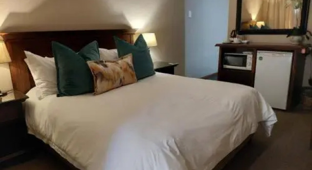 Aloes Guest House 62 on Meintjies, Buchen Sie Pension Middelburg Ostkap