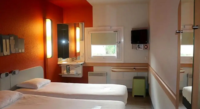 Четырёхместный номер Standard B&B HOTEL Cergy Pierrelaye 3 étoiles