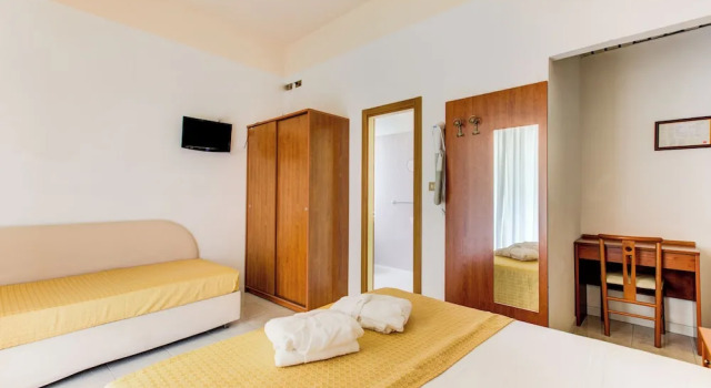Трёхместный номер Comfort Hotel Vela dOro