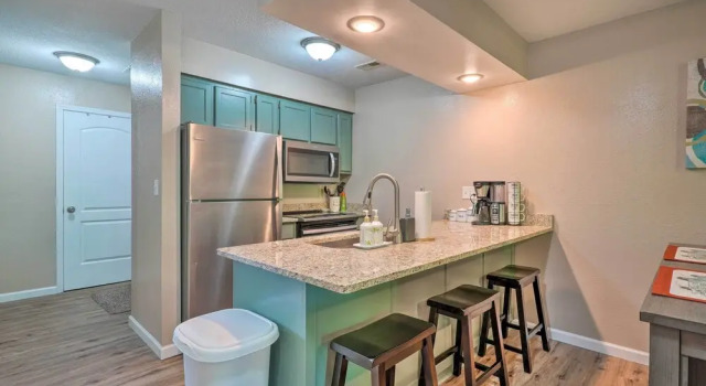 Апартаменты Reeds Spring Condo Near Aquarium at the Boardwalk!