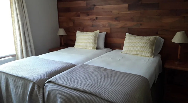 Hotel y Cabañas El Parque, Rezervovat Hotel Hotely v Araucanía s parkováním, Parkování