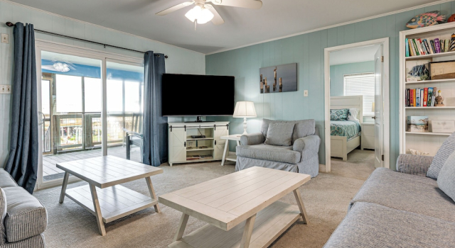 Waterfront Dauphin Island Home w/ Deck & Boat Dock, Varaa Lomakoti Huvilat kohteessa Alabama, Villa