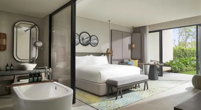Люкс с 2 комнатами Crowne Plaza Phu Quoc Starbay by IHG