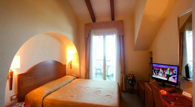 Двухместный номер Standard с балконом Hotel Tirreno