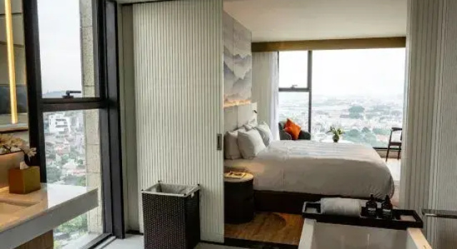 Двухместный номер Premium с видом на горы Crowne Plaza Vinh Yen City Centre by IHG