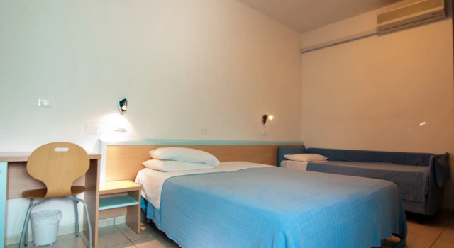 Трёхместный номер Standard с балконом Hotel Savina