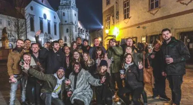 Wild Elephants Hostel, Забронировать Хостел Недорогие отели Братиславы, рядом с Старый мост, недорого