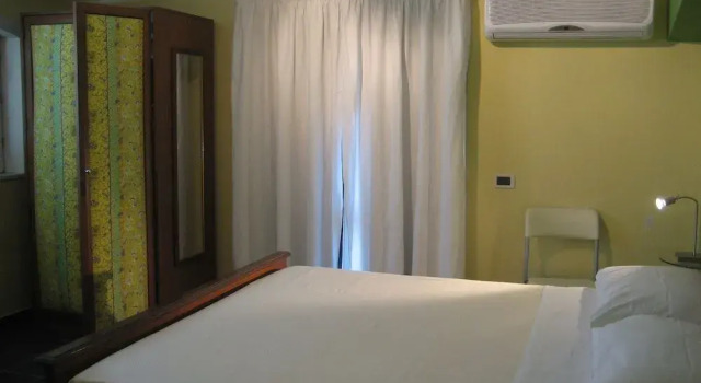 B&B Le Roccette, Book Bed and Breakfast Hoteller i Mascalucia med pool, Swimmingpool