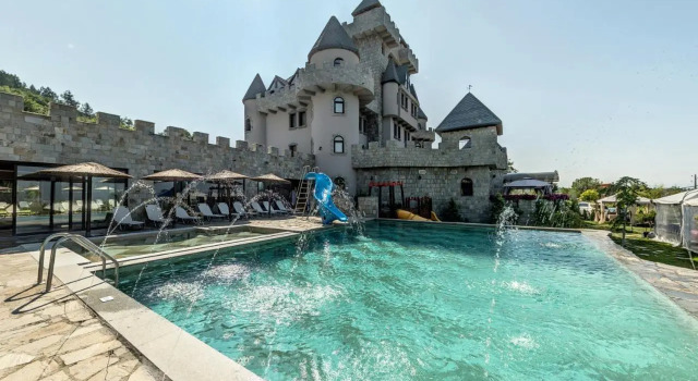 Royal Valentina Castle, Réserver Hôtel Hôtels à Marchevo avec piscine, Piscine