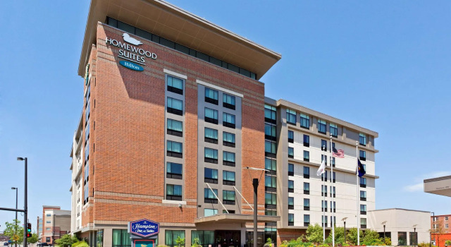 Кровать в общем номере Homewood Suites by Hilton Omaha - Downtown