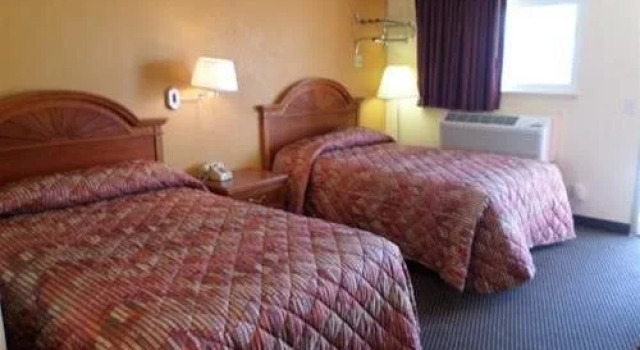 Camelot Inn Elyria, Buchen Sie Hotel Elyria Ohio
