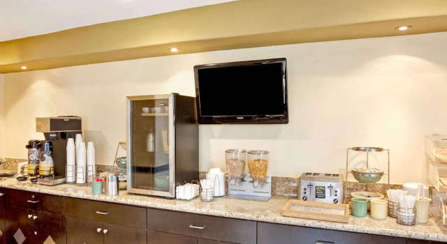 Номер Standard Super 8 by Wyndham Cypress Buena Park Area