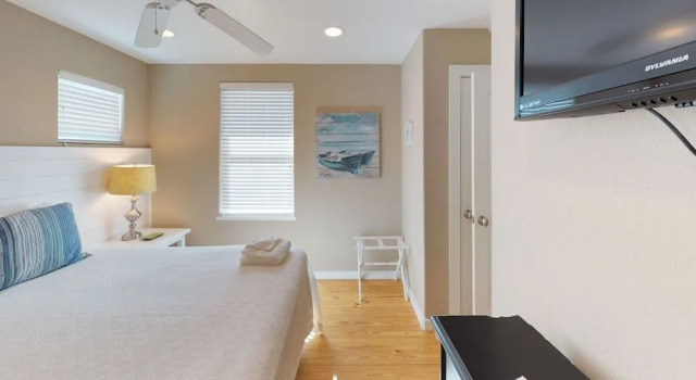 Dockside House SC #2 4 Bedrooms 2.5 Bathrooms Home