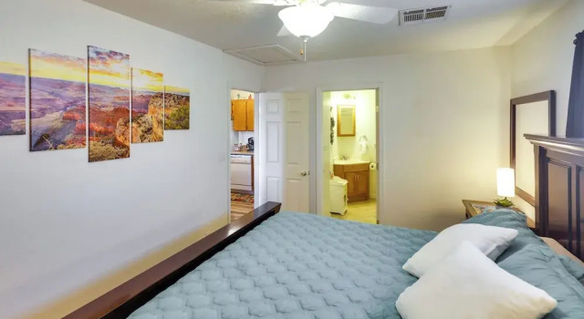 Коттедж Dog-friendly Bullhead City Home - Walk to Beach!