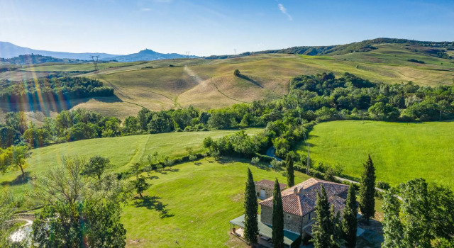 Thermal water and relaxation in Val D'Orcia-Podere La Piscina