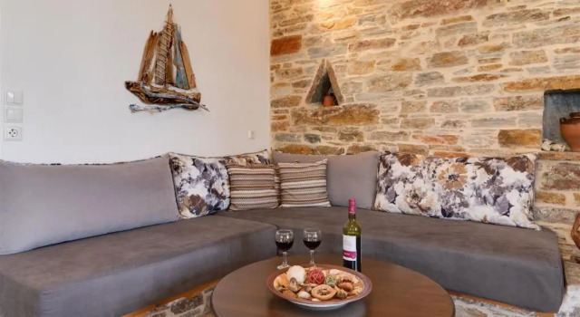 Anemousa Studios, Book Hotel Otzias Kea