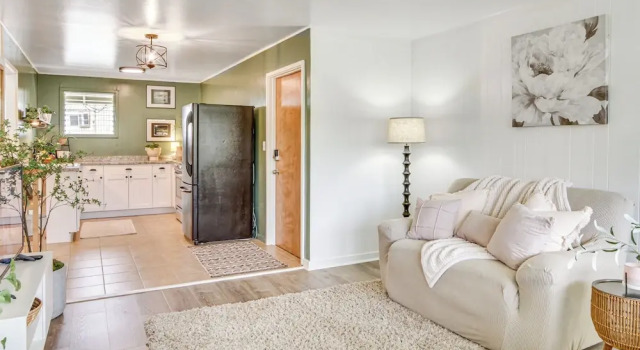 Hilo Apartment w/ Lanai - 2 Mi to Beaches!, Забронировать Апартаменты/квартира Хило Hawaii Volcano National Park, рядом с Wailuku River State Park