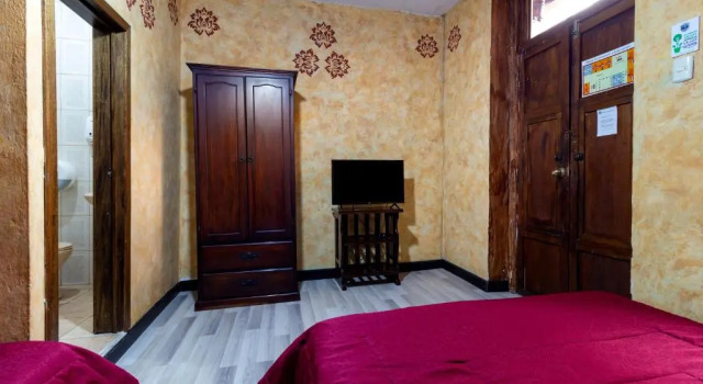 Четырёхместный номер Deluxe Hotel Majestic 1 Centro histórico Cuenca