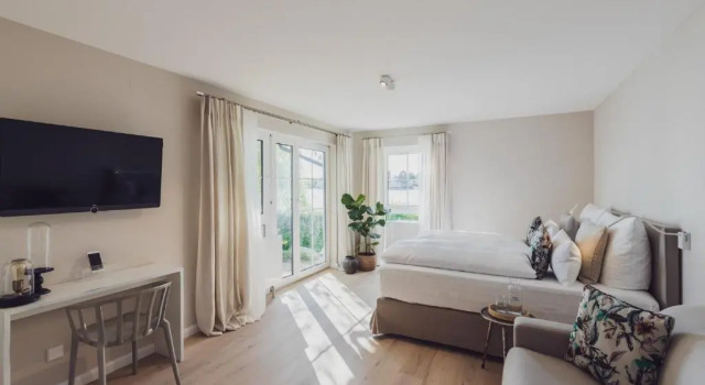 Полулюкс Hotel Caraleon