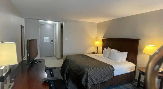 Номер Standard Ramada by Wyndham Cleveland Independence