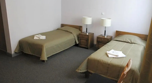 Valmieras tehnikuma dienesta viesnīca, Rezervovat Hotel Hotely v Valmiera s parkováním, Parkování