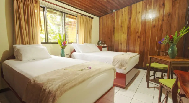 Трёхместный номер Standard с красивым видом из окна Arenal Waterfall Lodge