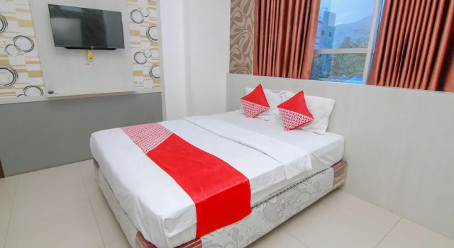 R Four Hotel by OYO Rooms, Prenota Hotel Hotel a Sulawesi con parcheggio, Parcheggio