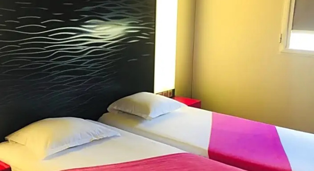Номер Standard Hôtel Gardenia Bordeaux Est