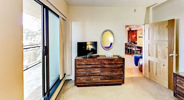 2BR Condo in Perfect Location by RedAwning, Забронировать Отель Отели Парк-Сити 3 звезды, рядом с Park City Parking, 3*