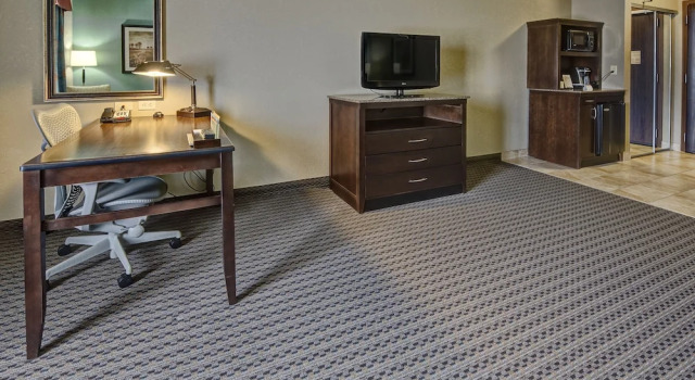 Двухместный номер Mobility Accessible with Roll-in Shower Hilton Garden Inn Midtown Tulsa